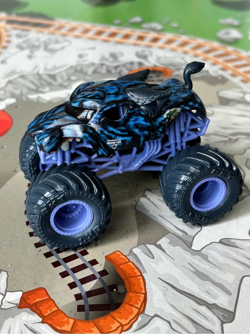 Monster Jam Night Storm truck 1:64 Scale